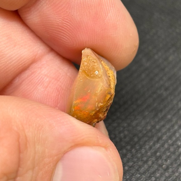 Larva Mexican Fire Opal Specimen Collectible With A Serene Under Scope Pattern - Picture 14 of 16